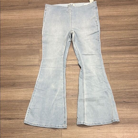 We The Free Penny Pull-On Low-Rise Flare Jeans Stretch Denim 34 - Picture 3 of 6